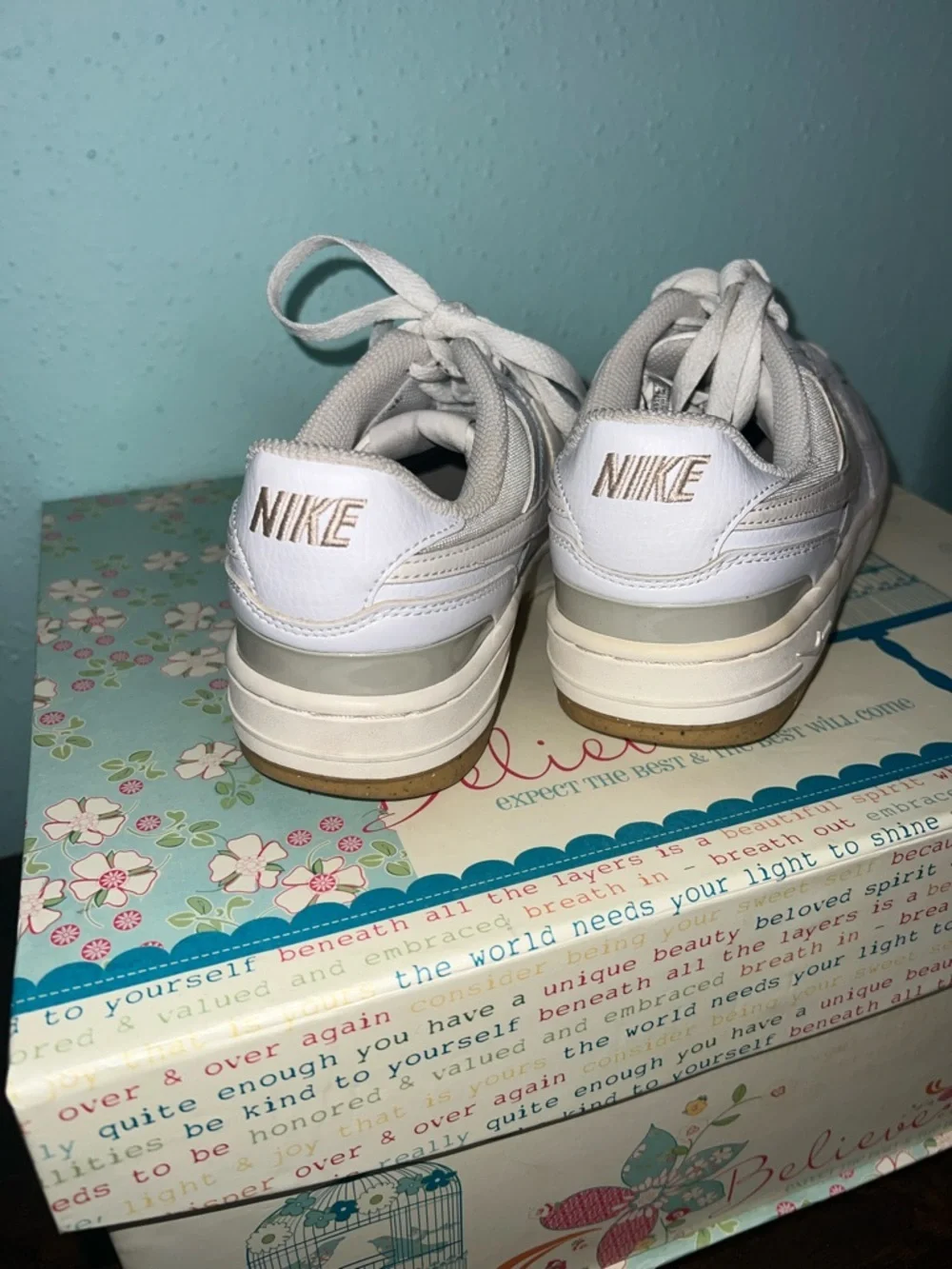 Nike Tennis Shoes - Picture 5 of 7